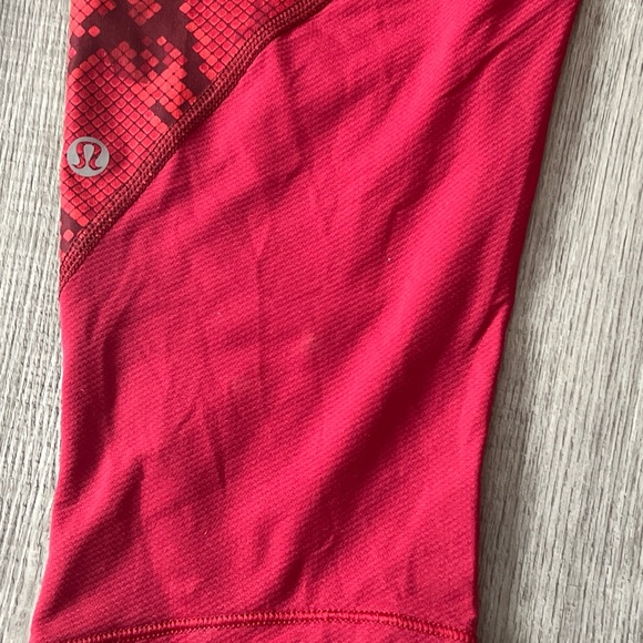 Lululemon Womens Size S Mini Ziggy Snake Red Tide Cranberry Vent It Out Crop K - Picture 9 of 11